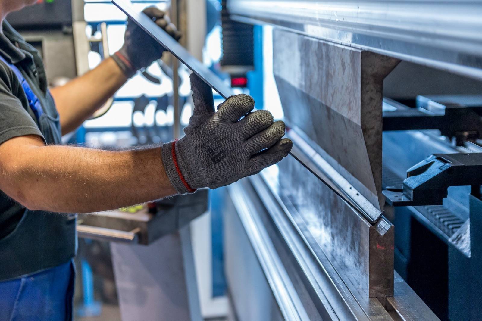 Tôle pliée sur mesure pour habillage métallique